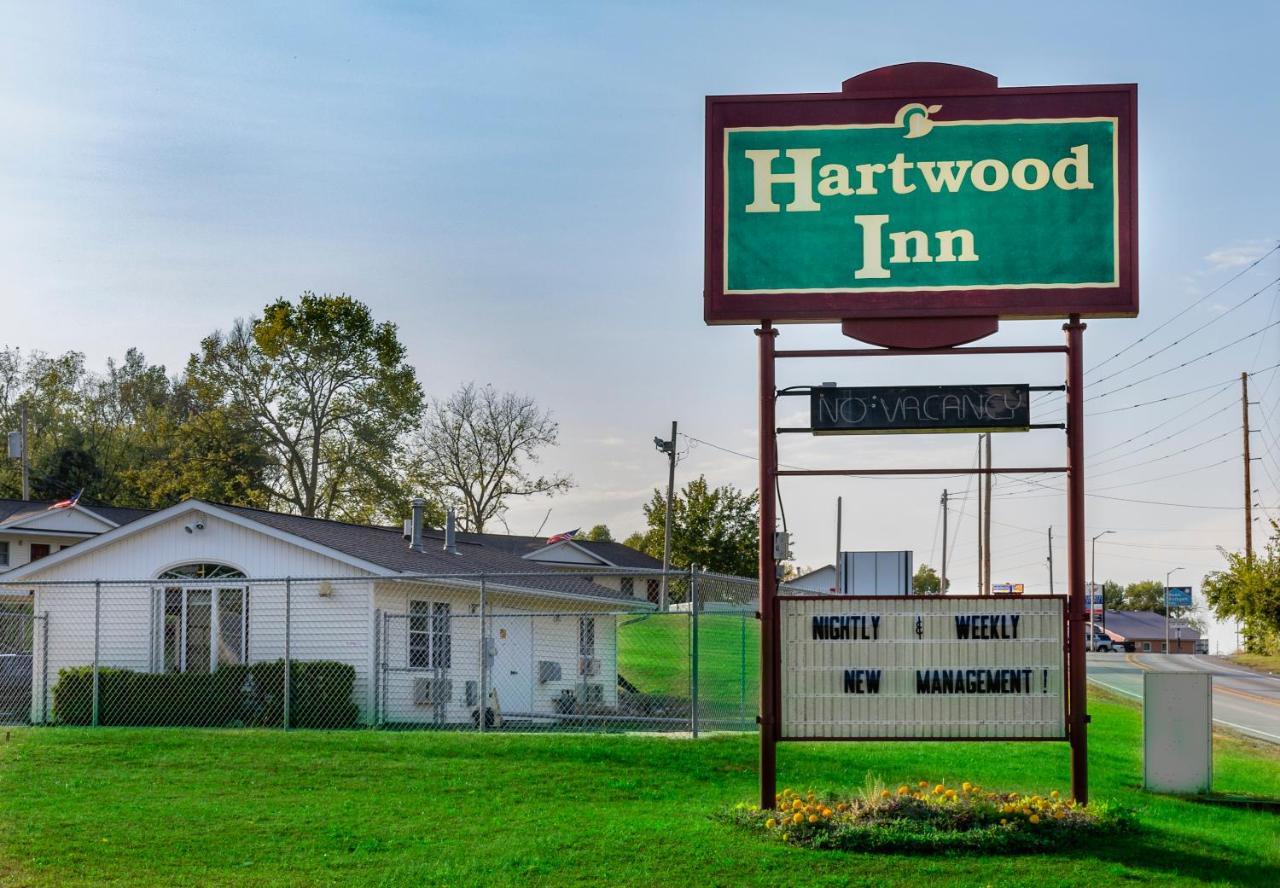 Hartwood Inn Charles City Exterior photo